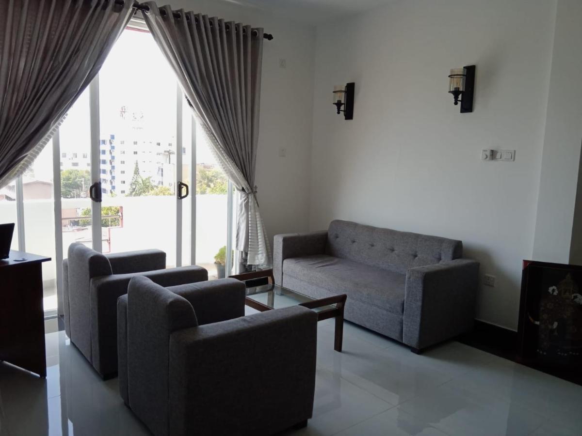 Para Inn Residence Дехивала-Маунт-Лавиния Экстерьер фото
